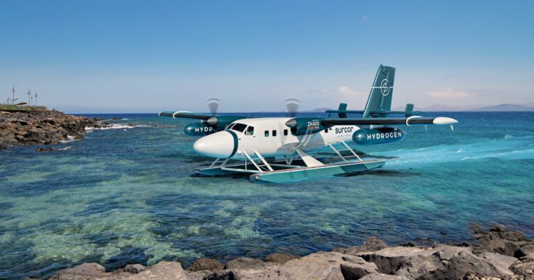 hidroavión zeroavia en playa blanca